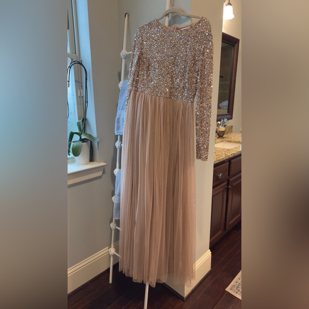 Elegant Sequin and Tulle womens size 10 Dress